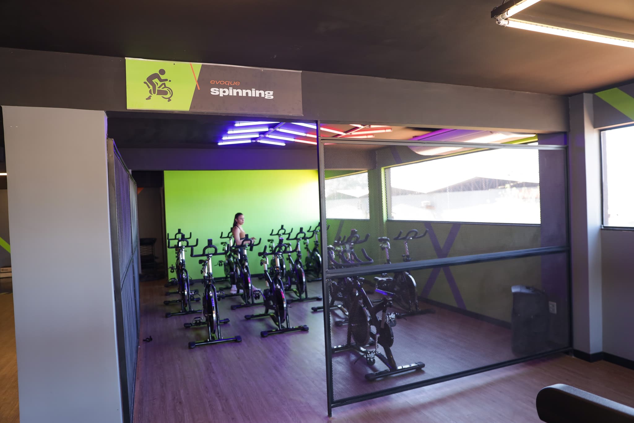 Ambiente interno da Evoque Vila Nova